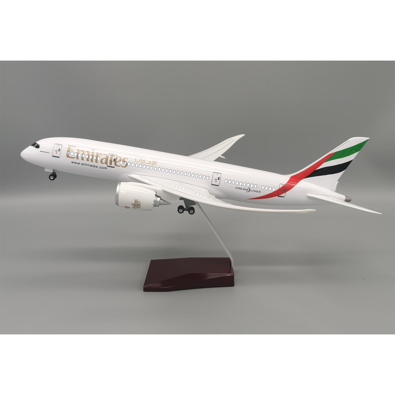 787 Emirates Uçak Modeli Gerçe - Model Airplane Plastic incelemesi ve fiyatı