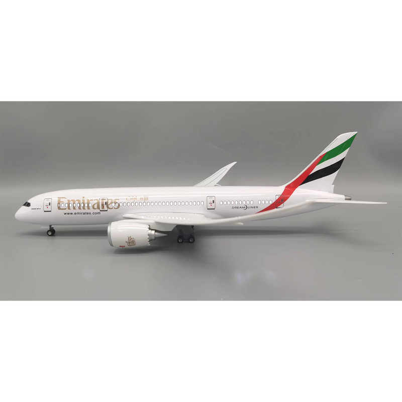 787 Emirates Uçak Modeli Gerçe - Model Airplane Plastic incelemesi ve fiyatı
